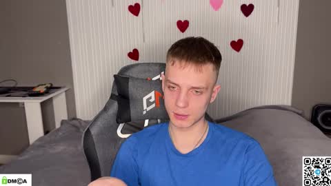 Snapshot of sky_hunter chatting on 03.18.26 sky_hunter online show from 03.18.26