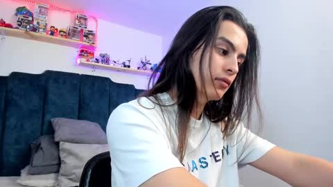 Snapshot of sky_liink chatting on 01.21.25 Santiago online show from 01.21.25