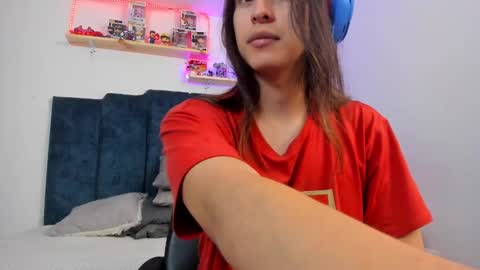 Snapshot of sky_liink chatting on 01.28.25 Santiago online show from 01.28.25