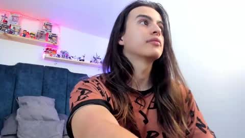 Snapshot of sky_liink chatting on 02.09.25 Santiago online show from 02.09.25