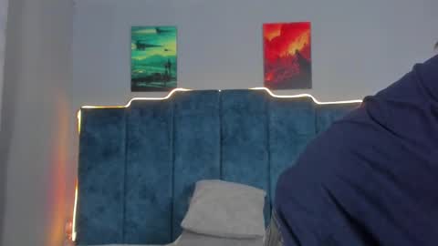 Snapshot of sky_liink chatting on 10.11.25 Santiago online show from 10.11.25