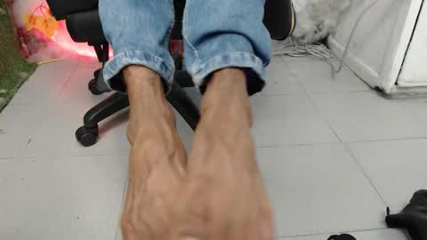 Snapshot of sky_walkerss chatting on 03.13.26 sky_walkerss online show from 03.13.26