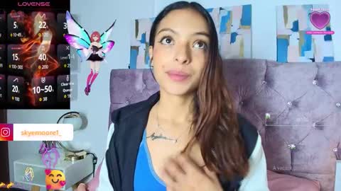 Snapshot of skye_moore chatting on 10.03.25 skye moore online show from 10.03.25