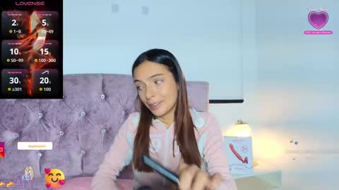 Snapshot of skye_moore chatting on 10.21.25 skye moore online show from 10.21.25