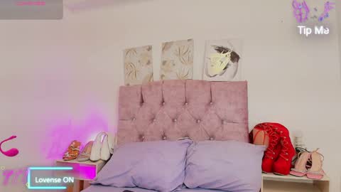 skye moore online show from 04.01.26