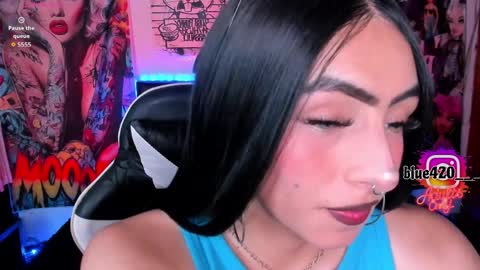 Snapshot of skyler__blue4 chatting on 04.10.26 blue online show from 04.10.26