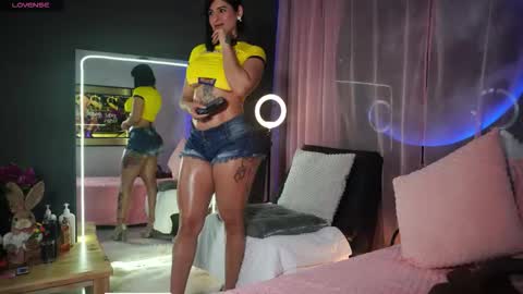 Snapshot of skyler_ferrer chatting on 02.13.26 online show from 02.13.26