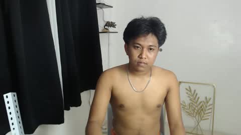 Snapshot of skyler_twinkx chatting on 04.09.26 Skyler online show from 04.09.26