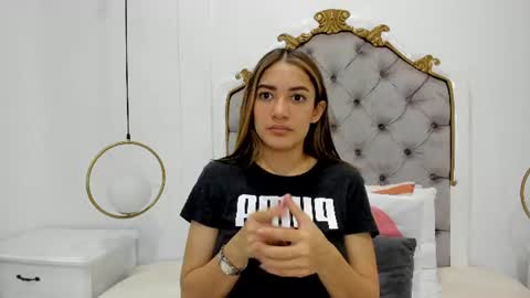 Snapshot of skylerwhite02 chatting on 06.18.26 Skyler online show from 06.18.26