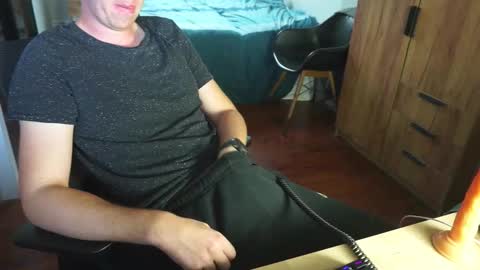 Snapshot of skylinebaby chatting on 10.04.25 skylinebaby online show from 10.04.25