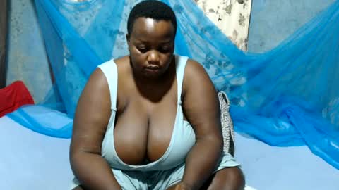 Snapshot of skylla07 chatting on 06.17.26 sheliah online show from 06.17.26