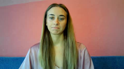 Snapshot of skyremnant chatting on 12.19.25 skyremnant online show from 12.19.25