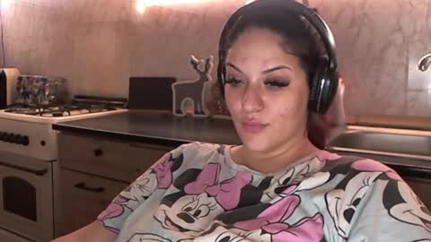 Snapshot of skysupernova chatting on 12.21.25 Sky online show from 12.21.25