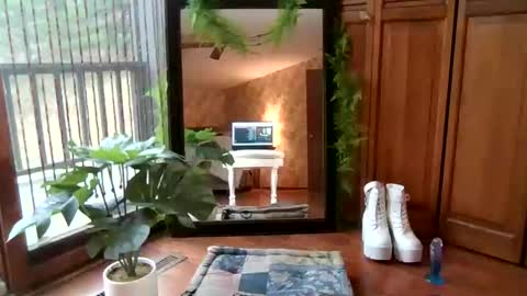 Sky Winters online show from 11.23.25