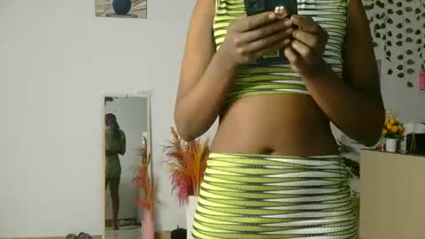 Snapshot of skyy_brown chatting on 07.05.26 Bella online show from 07.05.26