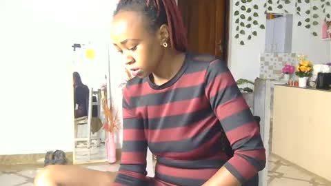 Snapshot of skyy_brown chatting on 08.06.26 Bella online show from 08.06.26