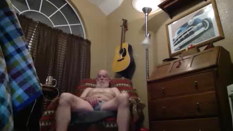 Snapshot of sladeisnaked chatting on 12.20.25 sladeisnaked online show from 12.20.25