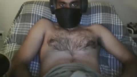 Snapshot of slavril chatting on 02.15.26 male online show from 02.15.26