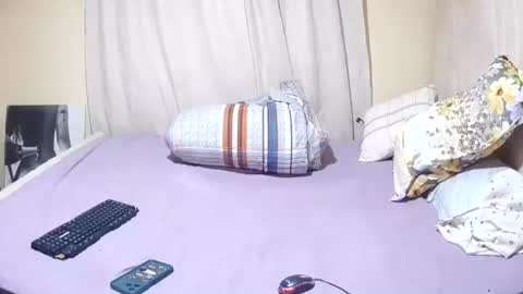 Snapshot of slender_sweetbabe chatting on 07.14.26 slender_sweetbabe online show from 07.14.26