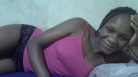 Snapshot of slim_girl3 chatting on 02.19.25 slim_girl3 online show from 02.19.25