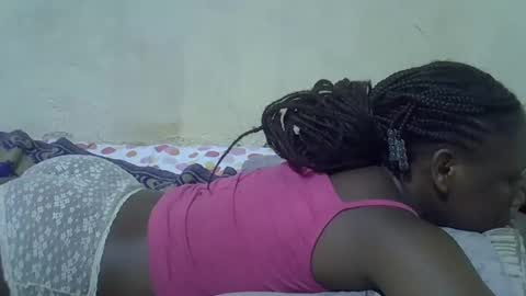 Snapshot of slim_girl3 chatting on 02.26.25 slim_girl3 online show from 02.26.25