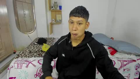 Snapshot of slim_master12 chatting on 12.21.24 slim_master12 online show from 12.21.24