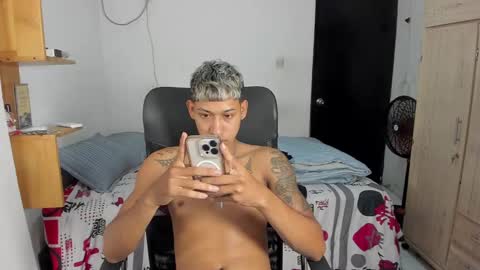 Snapshot of slim_master12 chatting on 02.06.25 slim_master12 online show from 02.06.25