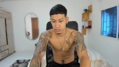 Snapshot of slim_master12 chatting on 09.10.25 slim_master12 online show from 09.10.25