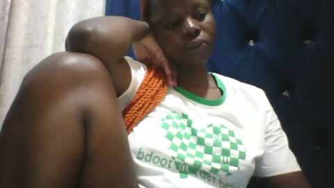 Snapshot of slim_petite_ebony chatting on 06.17.26 slim_petite_ebony online show from 06.17.26