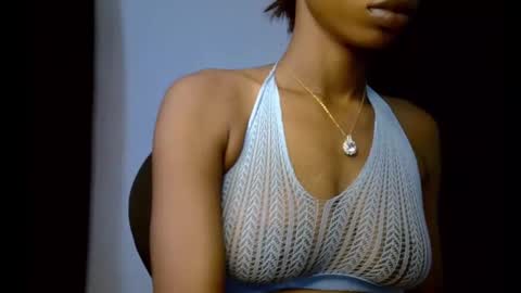 Snapshot of slim_petitqueen chatting on 11.11.25 Alice online show from 11.11.25