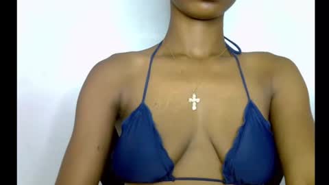 Snapshot of slim_petitqueen chatting on 12.19.25 Alice online show from 12.19.25