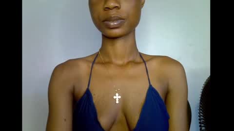 Snapshot of slim_petitqueen chatting on 12.20.25 Alice online show from 12.20.25