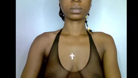 Snapshot of slim_petitqueen chatting on 01.07.26 Alice online show from 01.07.26