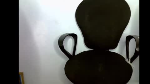 Snapshot of slim_petitqueen chatting on 01.16.26 Alice online show from 01.16.26