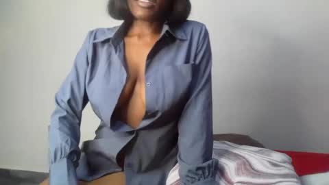 Snapshot of slimebonie chatting on 06.19.26 purity online show from 06.19.26