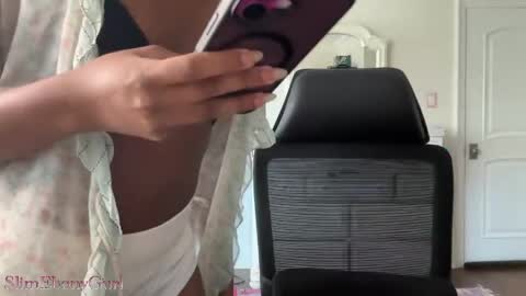 Snapshot of slimebonygurl chatting on 04.13.26 slimebonygurl online show from 04.13.26