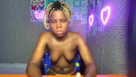 Snapshot of slimzyxdoll chatting on 07.11.26 slimzyxdoll online show from 07.11.26