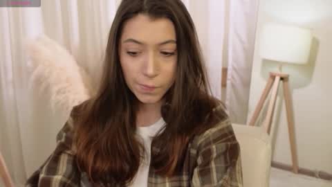 Snapshot of slow_flower chatting on 11.28.25 Emilia online show from 11.28.25