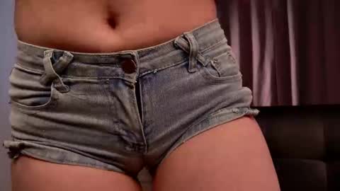 Snapshot of slow_flower chatting on 03.09.26 Emilia online show from 03.09.26