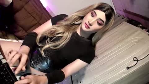 Nathalie online show from 05.20.26