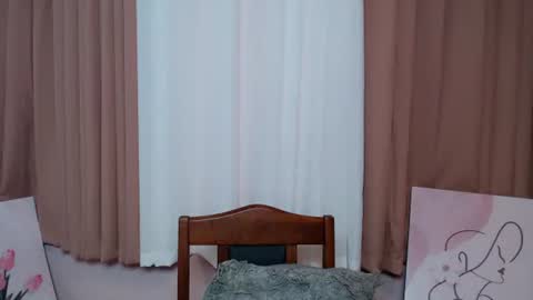 Snapshot of slut_stella69 chatting on 12.04.25 STELLA online show from 12.04.25