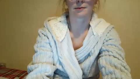 Snapshot of slutty_redhead3 chatting on 12.16.25 Slutty redhead3 online show from 12.16.25
