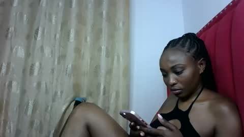 Snapshot of slutty_tracy chatting on 02.12.26 slutty online show from 02.12.26