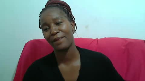 Snapshot of sluttylaura18 chatting on 02.20.25 sluttylaura18 online show from 02.20.25