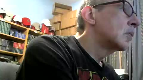 Snapshot of sluttyslave81 chatting on 06.09.26 sluttyslave81 online show from 06.09.26