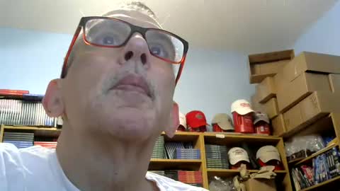 Snapshot of sluttyslave81 chatting on 06.14.26 sluttyslave81 online show from 06.14.26