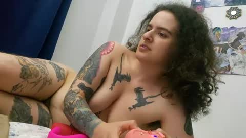 Snapshot of sluttysuzie17 chatting on 07.21.26 SluttySuzie17 online show from 07.21.26
