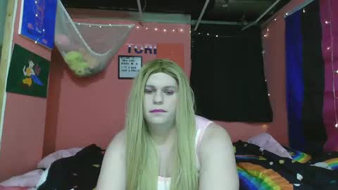 Snapshot of sluttytorismith chatting on 02.04.25 Tori Smith online show from 02.04.25