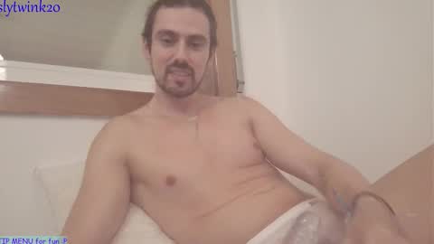 Snapshot of slytwink20 chatting on 09.10.25 slytwink20 online show from 09.10.25