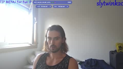 Snapshot of slytwink20 chatting on 09.12.25 slytwink20 online show from 09.12.25
